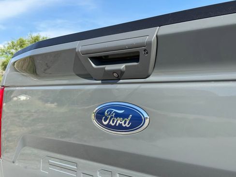 Used 2018 Ford F150 Lariat w/ Equipment Group 502A Luxury AWD/4WD image 15