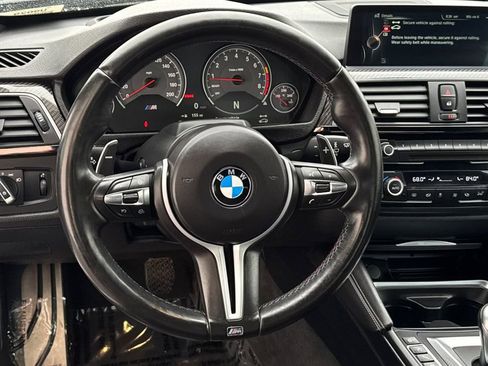 Used 2016 BMW M4 Convertible image 15
