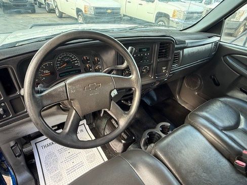 Used 2003 Chevrolet Silverado 3500 4x4 Regular Cab image 11