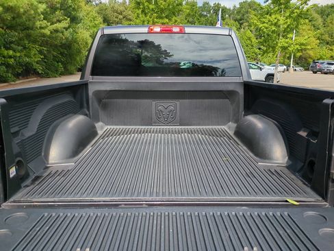 Used 2018 RAM 1500 Express w/ Express Value Package AWD/4WD image 13