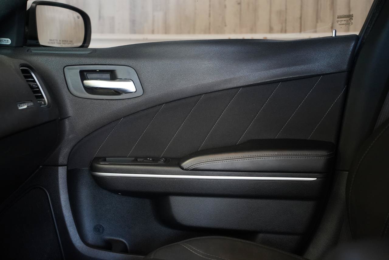 Used 2018 Dodge Charger R/T RWD image 29