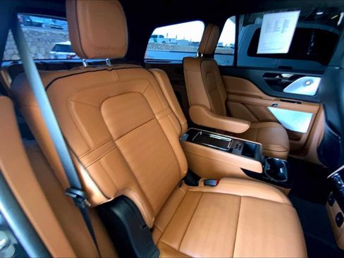 Used 2023 Lincoln Aviator Black Label w/ Dynamic Handling Package image 19