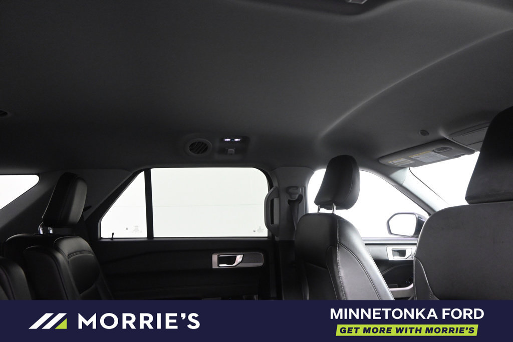 Used 2024 Ford Explorer XLT w/ Equipment Group 202A AWD/4WD image 17