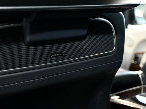 Used 2017 Land Rover Range Rover Long Wheelbase Autobiography image 45