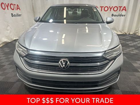 Used 2024 Volkswagen Jetta SE image 2