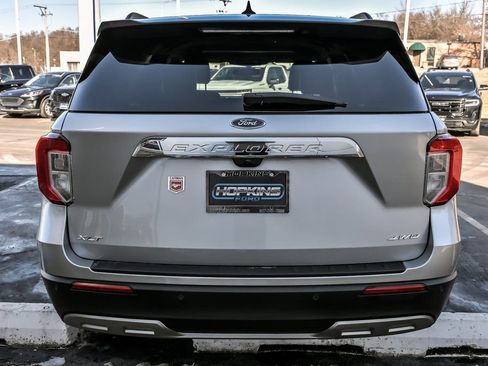 Used 2023 Ford Explorer XLT w/ Equipment Group 202A image 7