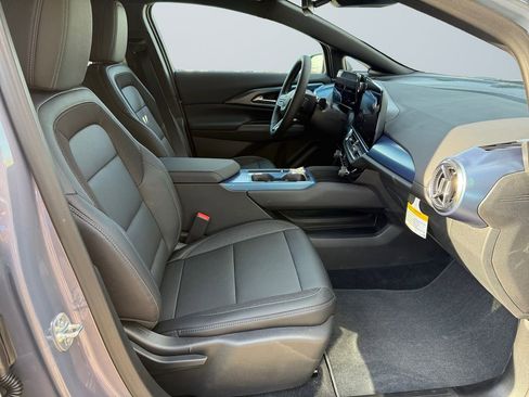 New 2026 Chevrolet Equinox EV LT image 15