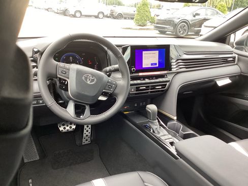 New 2026 Toyota Camry SE w/ Convenience Package FWD image 4