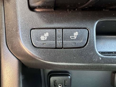 Used 2020 Chevrolet Colorado Z71 w/ Z71 Midnight Edition AWD/4WD image 26