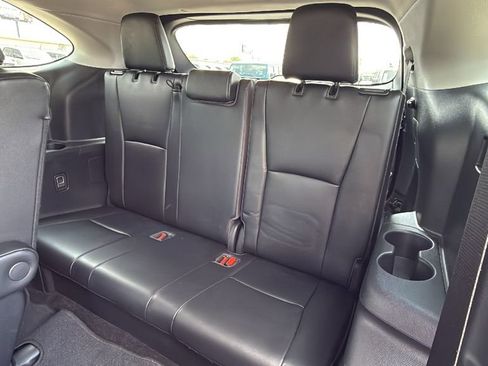 Used 2023 Toyota Highlander XLE FWD image 15
