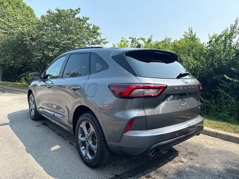 Used 2023 Ford Escape ST-Line w/ Tech Pack #1 AWD/4WD image 6