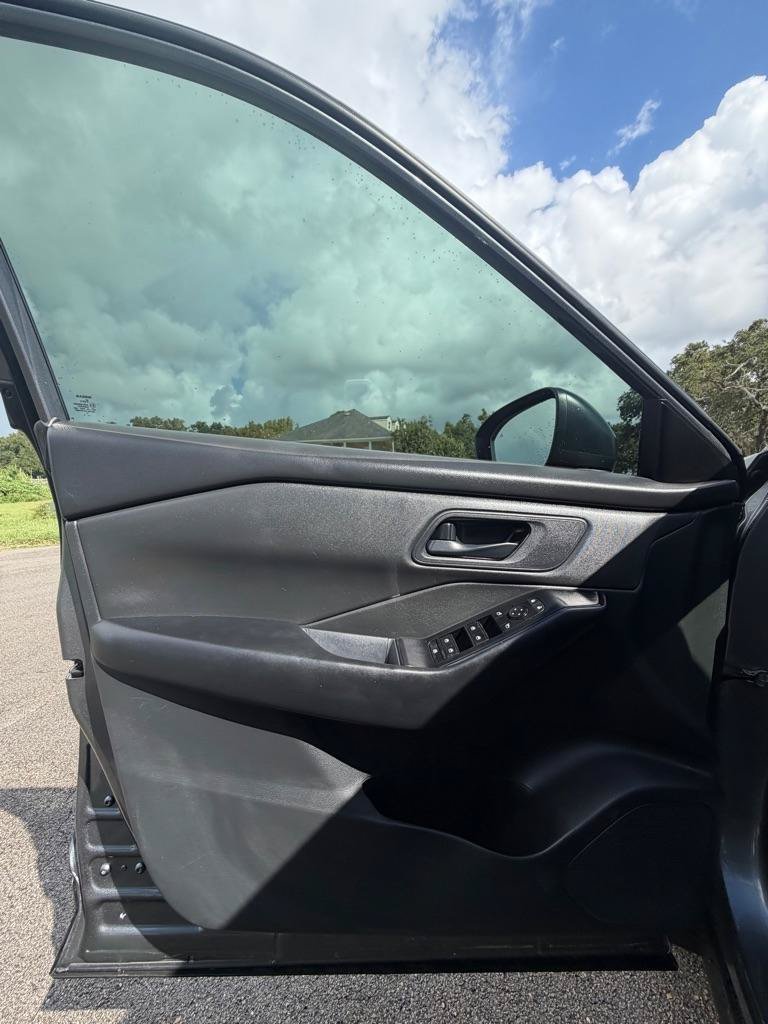 Used 2024 Nissan Rogue S FWD image 9