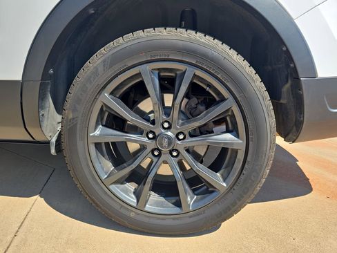 Used 2018 Ford Explorer XLT w/ Equipment Group 202A AWD/4WD image 33