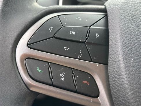 Used 2020 Jeep Cherokee Latitude Plus image 34