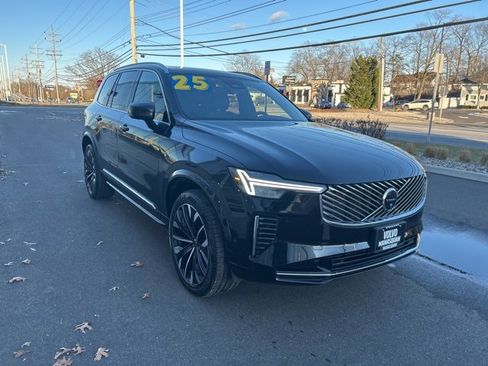 Used 2025 Volvo XC90 B6 Plus image 6