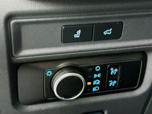 Used 2024 Ford Expedition Max XLT image 16