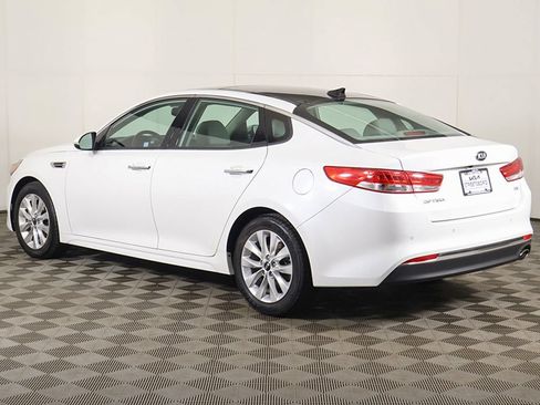 Used 2018 Kia Optima EX w/ Premium Package FWD image 9