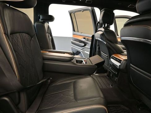 Used 2022 Jeep Grand Wagoneer Series III image 28