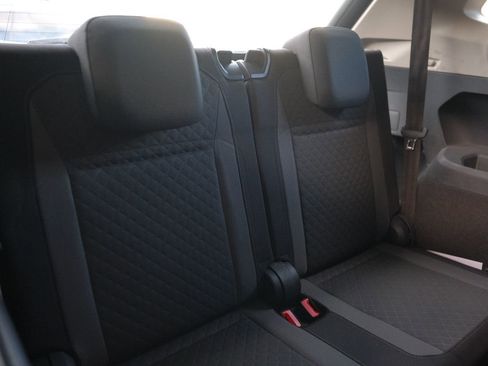 Used 2020 Volkswagen Tiguan S image 31