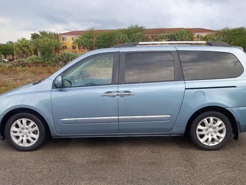 Used 2010 Kia Sedona EX w/ Luxury Pkg FWD image 9