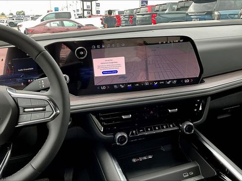 New 2025 Chevrolet Suburban Premier image 7