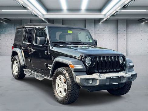Used 2018 Jeep Wrangler Unlimited Sport S AWD/4WD image 23