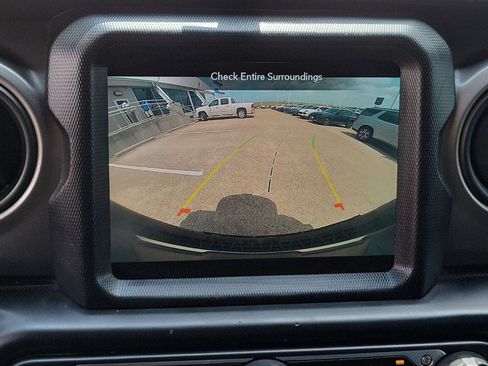 Used 2021 Jeep Wrangler Unlimited Sport w/ Sun And Sound Package AWD/4WD image 15