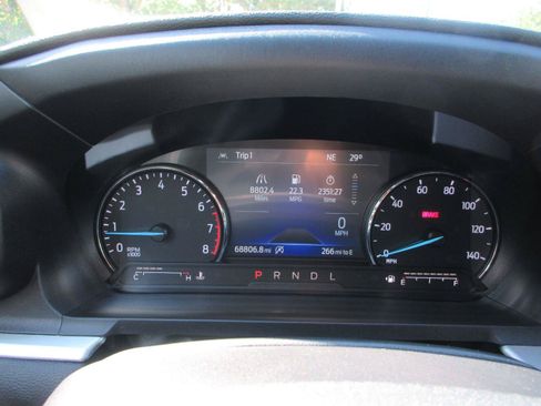 Used 2021 Ford Explorer XLT RWD image 13