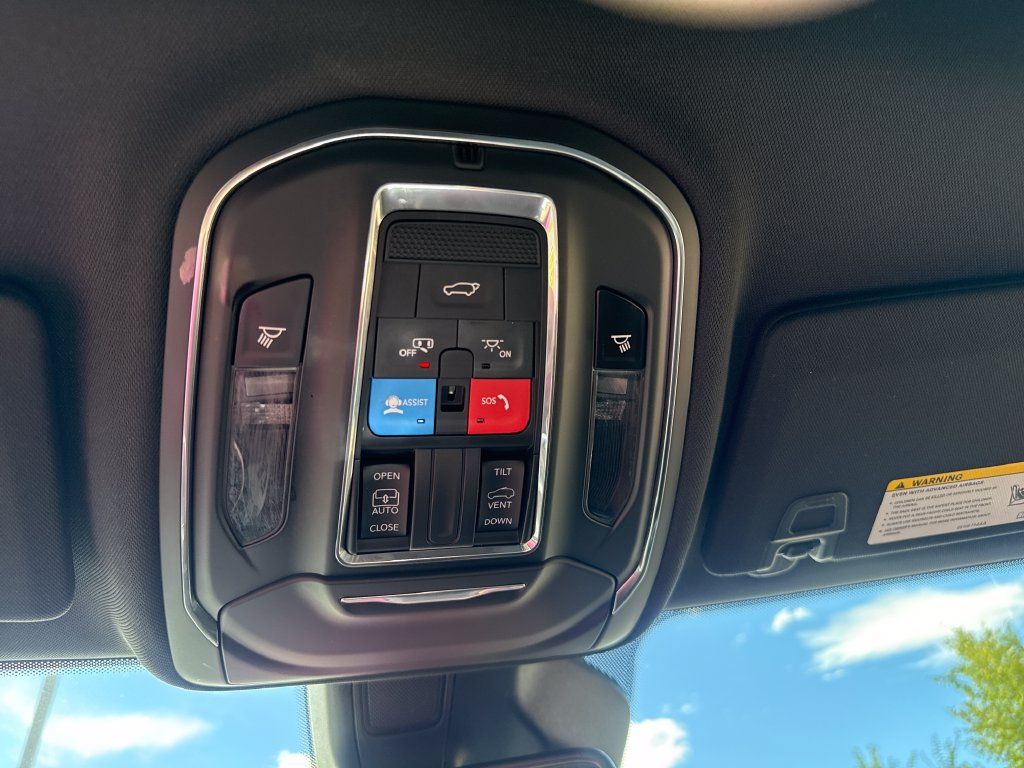 Used 2023 Jeep Grand Cherokee L Laredo AWD/4WD image 18