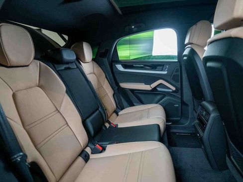 New 2025 Porsche Cayenne Coupe image 34