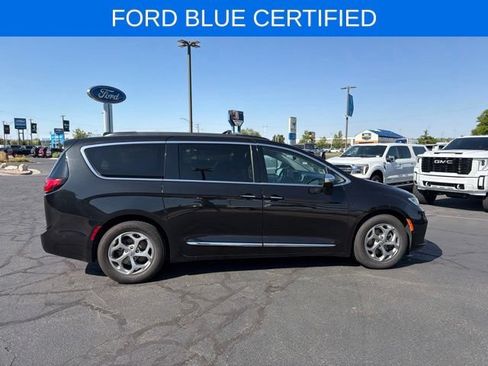 Used 2022 Chrysler Pacifica Limited FWD image 5