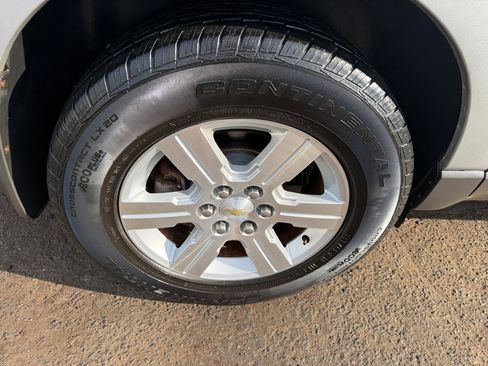 Used 2011 Chevrolet Traverse LT image 31