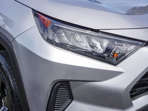 Used 2020 Toyota RAV4 LE w/ Carpet Mat Package AWD/4WD image 11