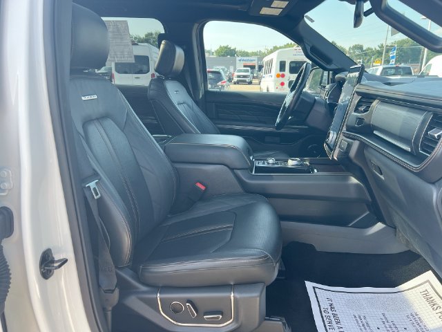 Used 2023 Ford Expedition Max Platinum AWD/4WD image 36