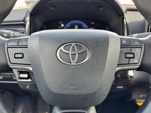 Used 2025 Toyota Camry LE FWD image 26