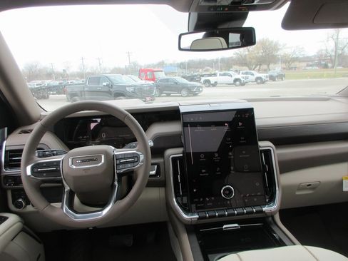 New 2026 GMC Yukon Denali w/ Sun & Power Step Package image 17