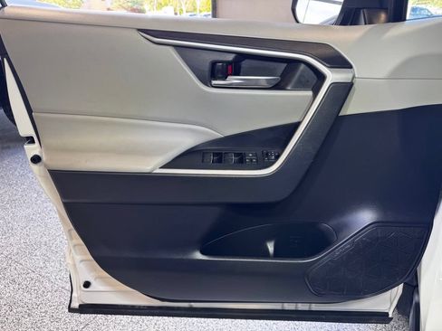 Used 2023 Toyota RAV4 XLE AWD/4WD image 21
