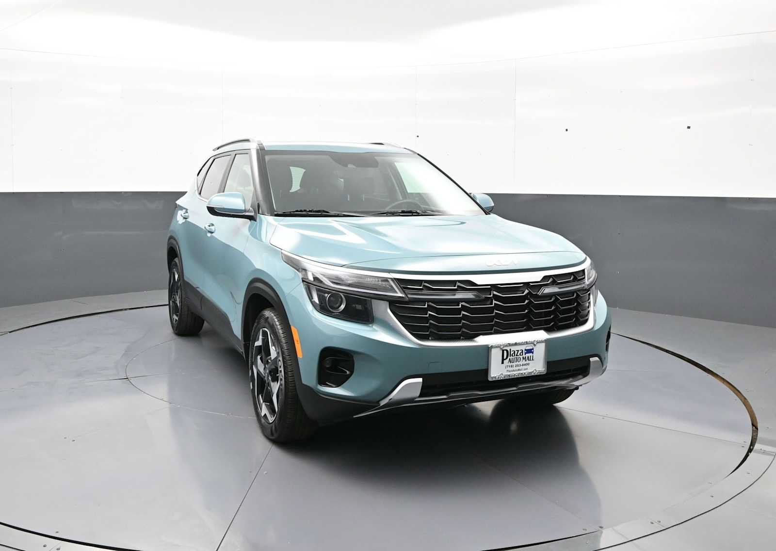Certified 2025 Kia Seltos EX w/ EX Sunroof Package AWD/4WD image 3