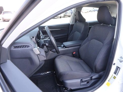 Used 2025 Toyota Camry LE image 8