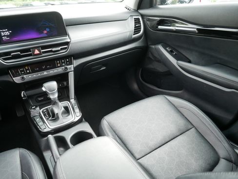 Certified 2024 Kia Seltos EX AWD/4WD image 11