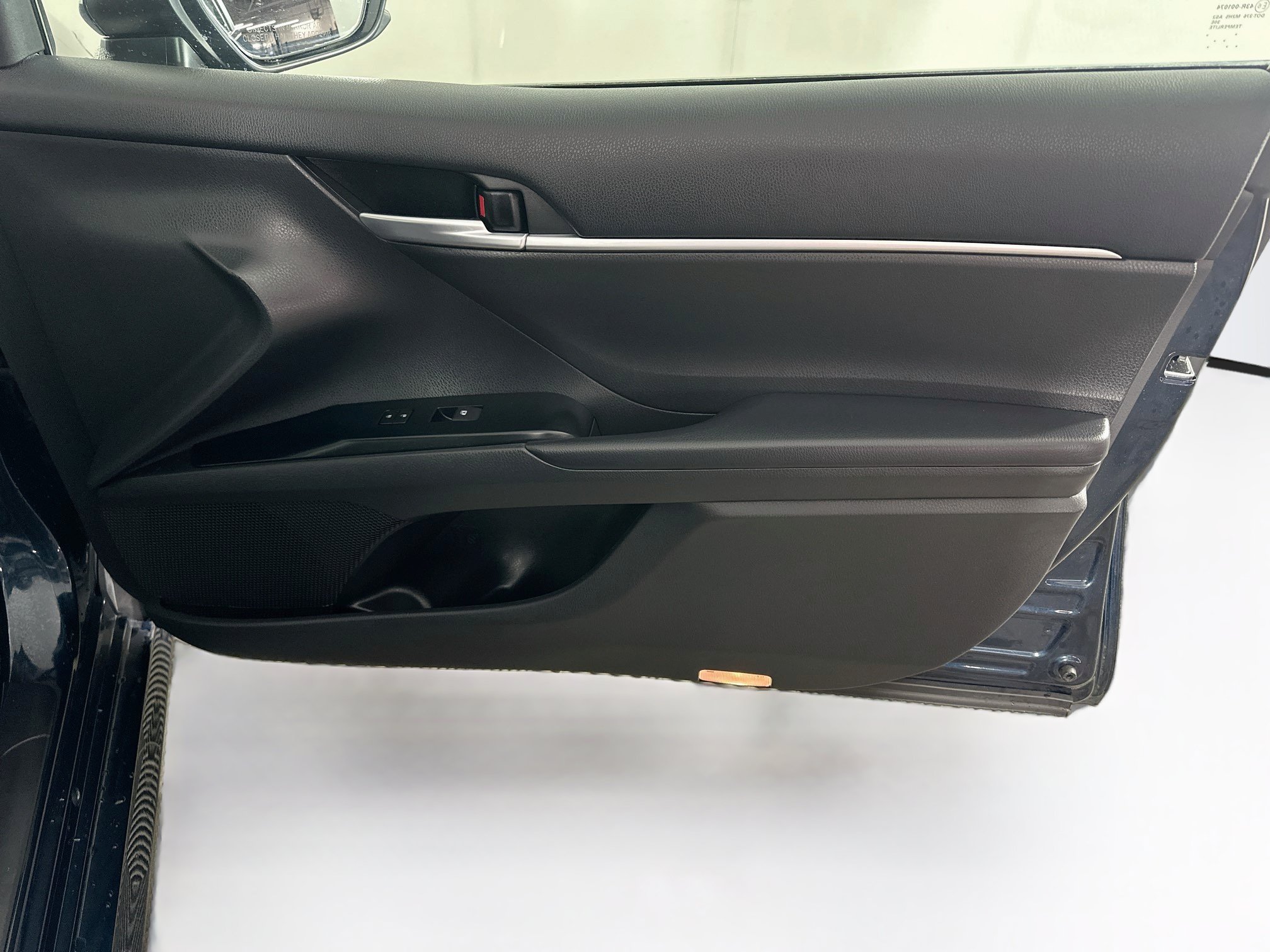 Used 2019 Toyota Camry LE FWD image 30