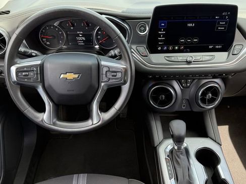 Used 2025 Chevrolet Blazer LT AWD/4WD image 11