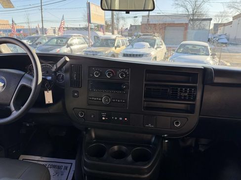 Used 2022 Chevrolet Express 2500 LS RWD image 19
