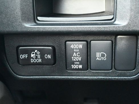 Used 2019 Toyota Tacoma Limited image 31