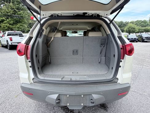 Used 2012 Chevrolet Traverse LT FWD image 9