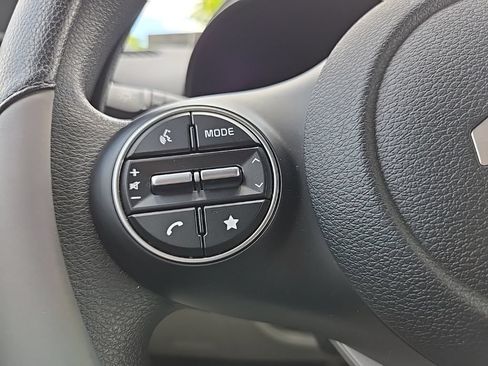 Certified 2025 Kia Soul LX w/ LX Technology Package FWD image 10