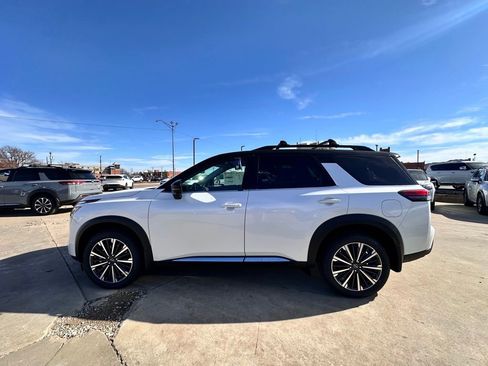 New 2026 Nissan Pathfinder Platinum w/ Cargo Package image 6