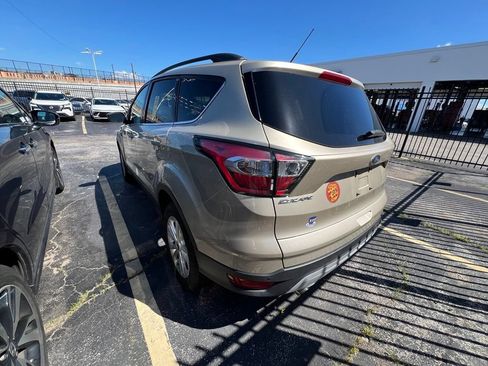 Used 2017 Ford Escape SE w/ Equipment Group 201A FWD image 3