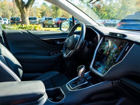 Used 2022 Subaru Outback Limited image 25