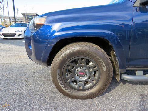 Used 2020 Toyota 4Runner SR5 image 34